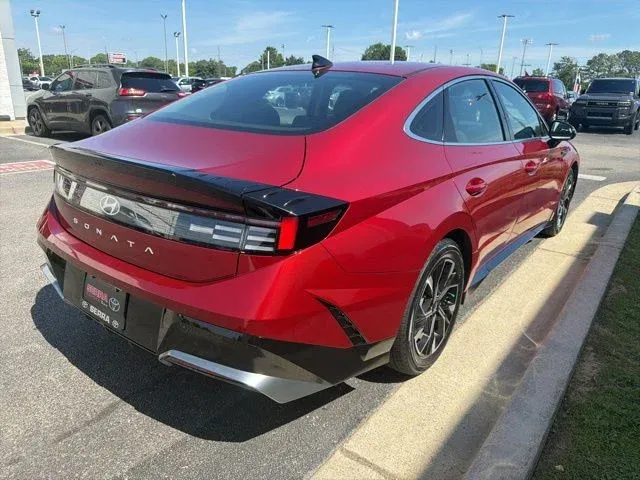 2025 Hyundai Sonata SEL thumbnail 9