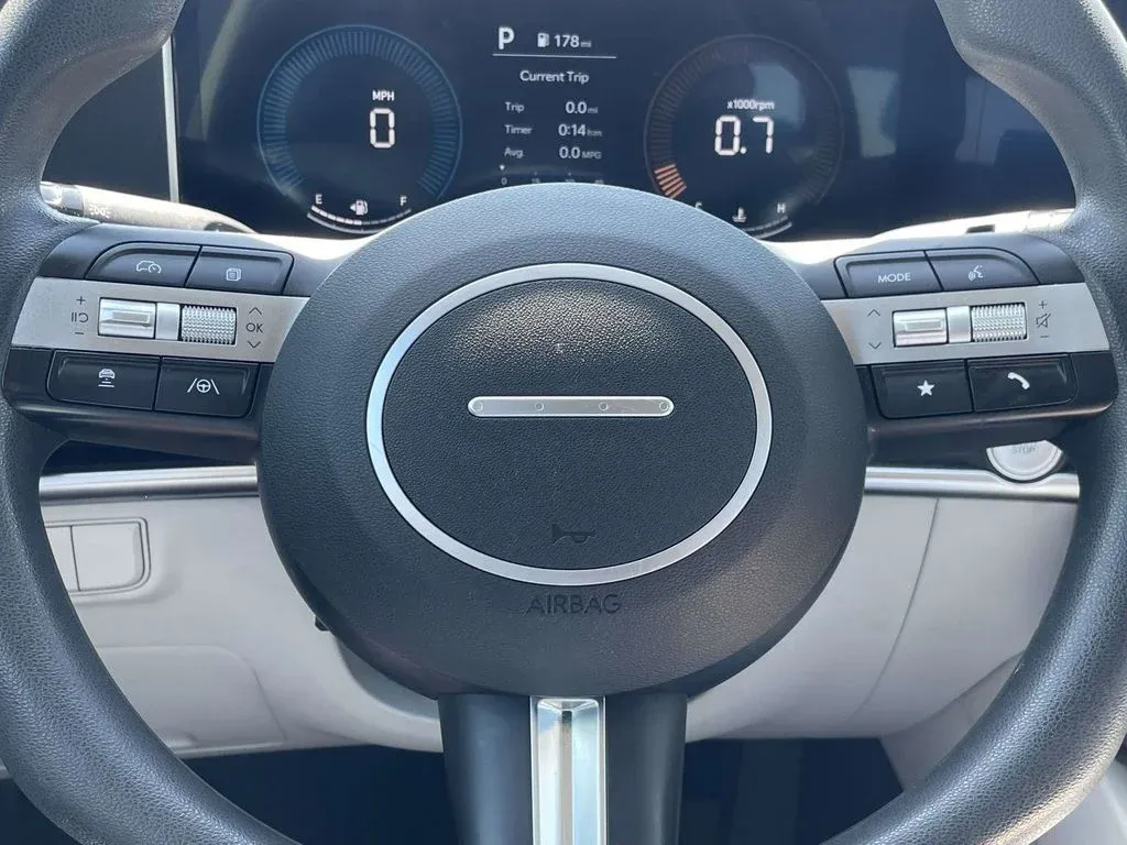 2025 Hyundai Tucson SE thumbnail 21