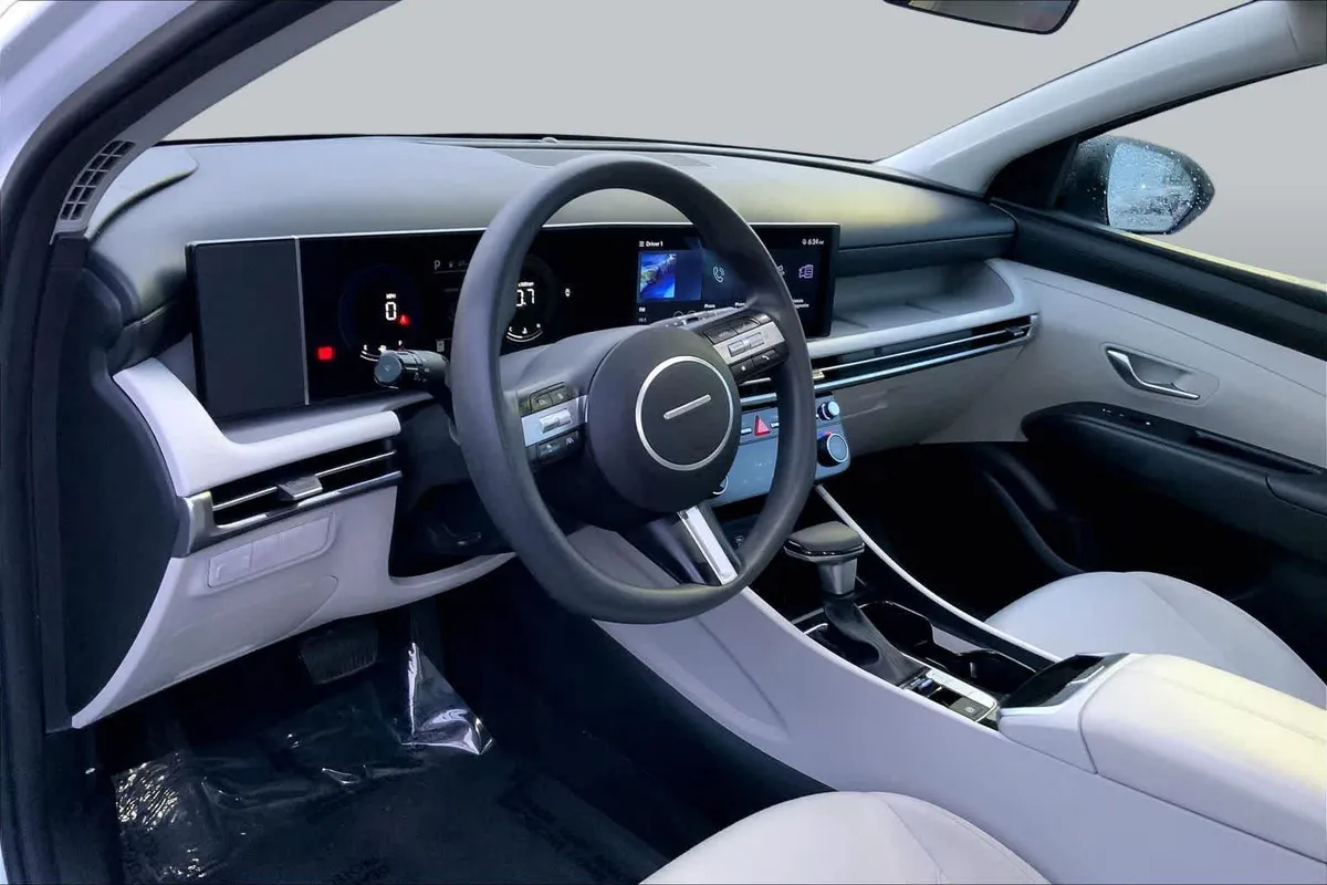2025 Hyundai Tucson SEL thumbnail 17