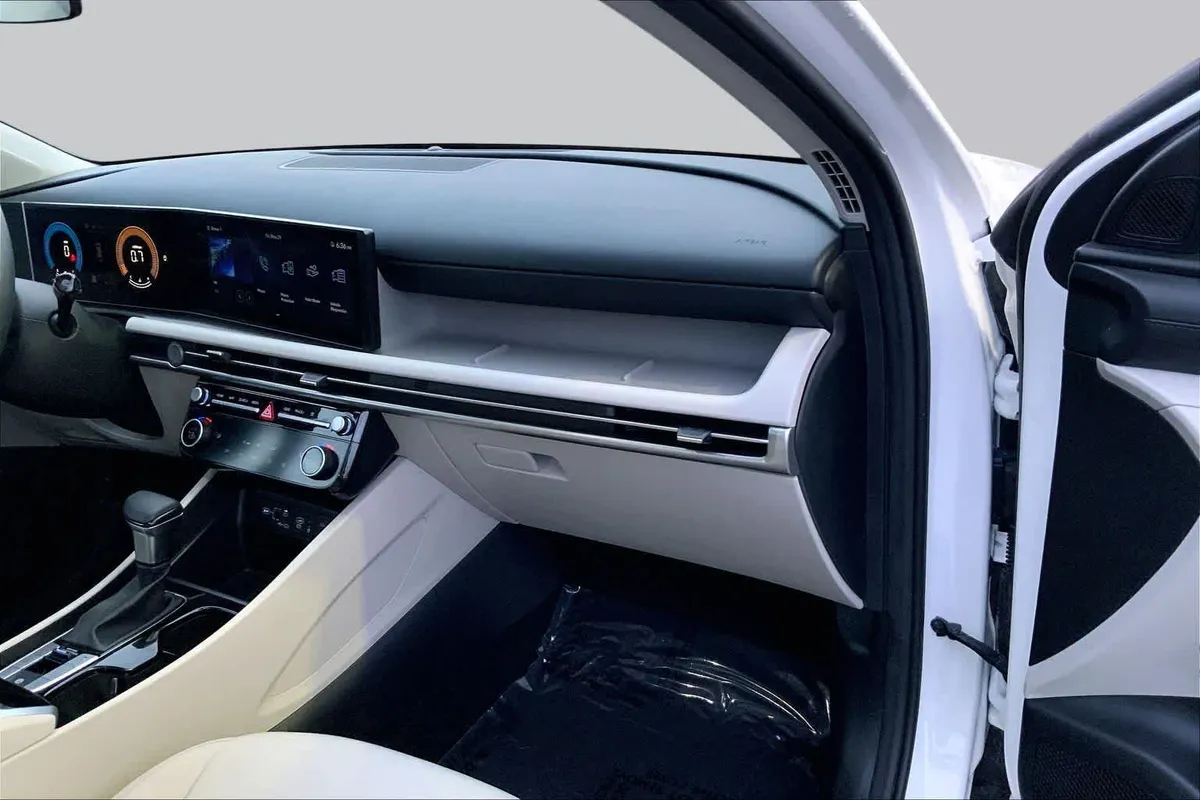 2025 Hyundai Tucson SEL thumbnail 18