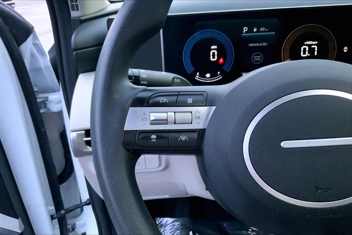 2025 Hyundai Tucson SEL thumbnail 23