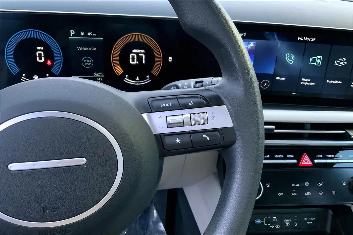 2025 Hyundai Tucson SEL thumbnail 24