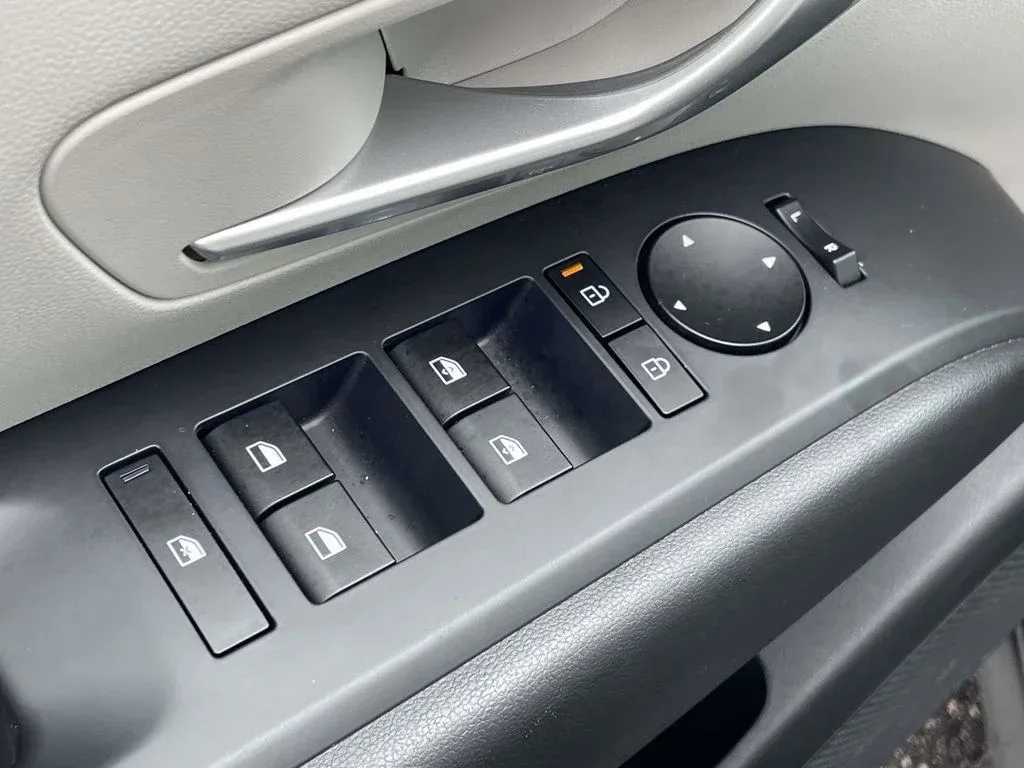 2025 Hyundai Tucson SEL thumbnail 15
