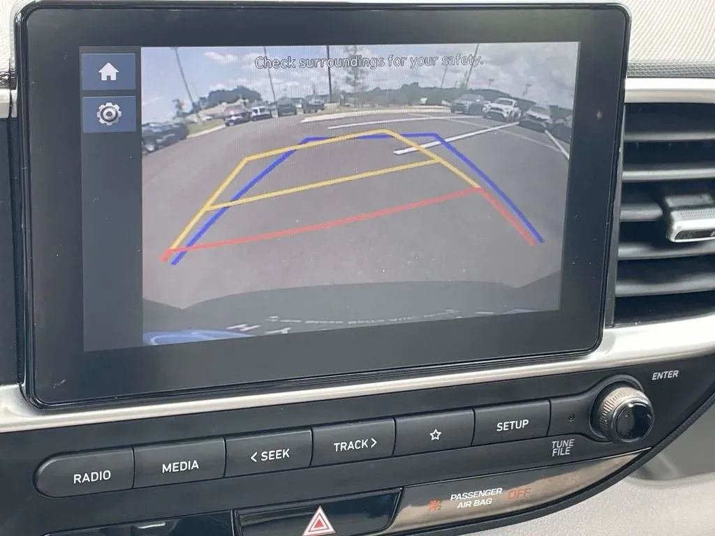 2025 Hyundai Venue SEL thumbnail 16