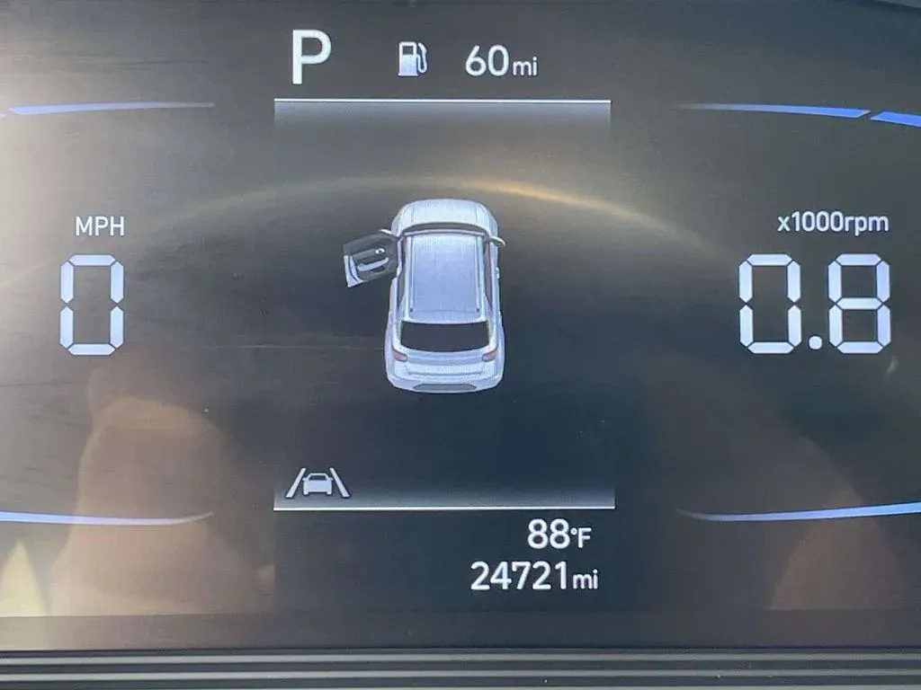 2025 Hyundai Venue SEL thumbnail 26