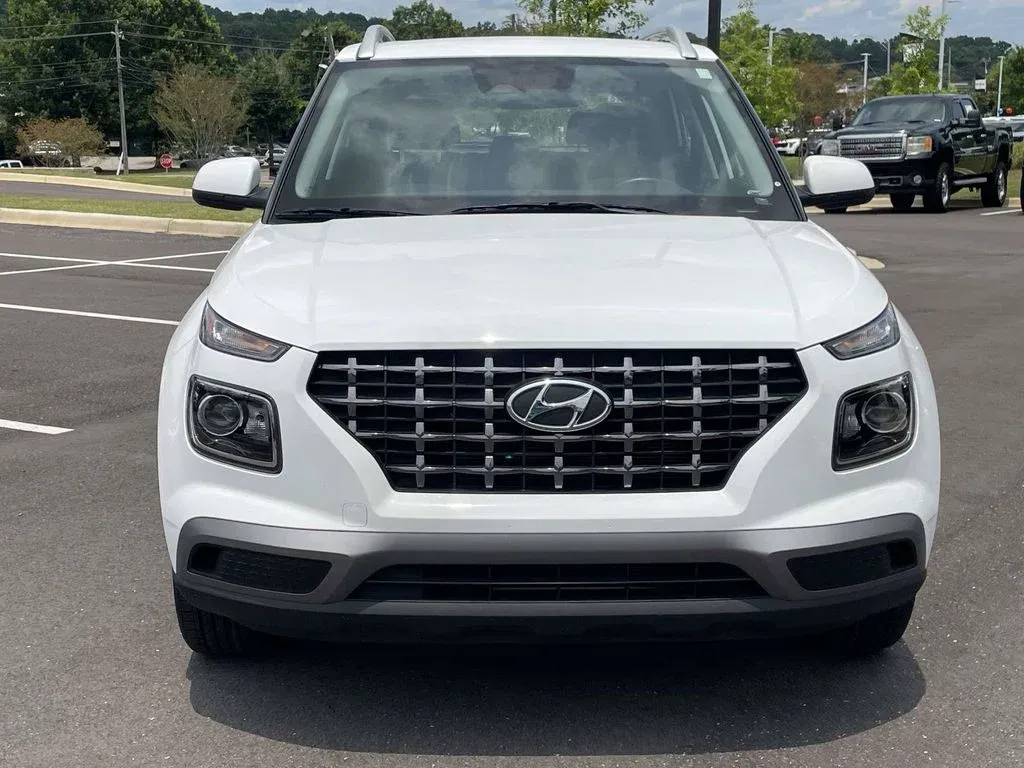 2025 Hyundai Venue SEL thumbnail 8