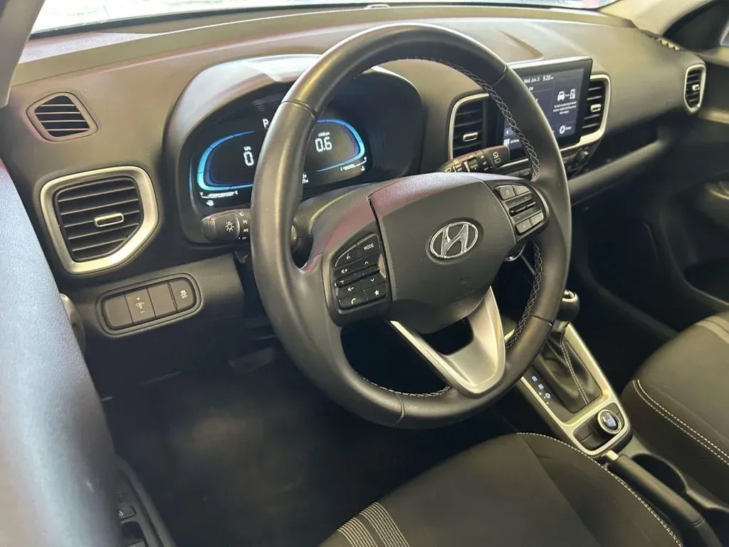 2025 Hyundai Venue SEL thumbnail 12