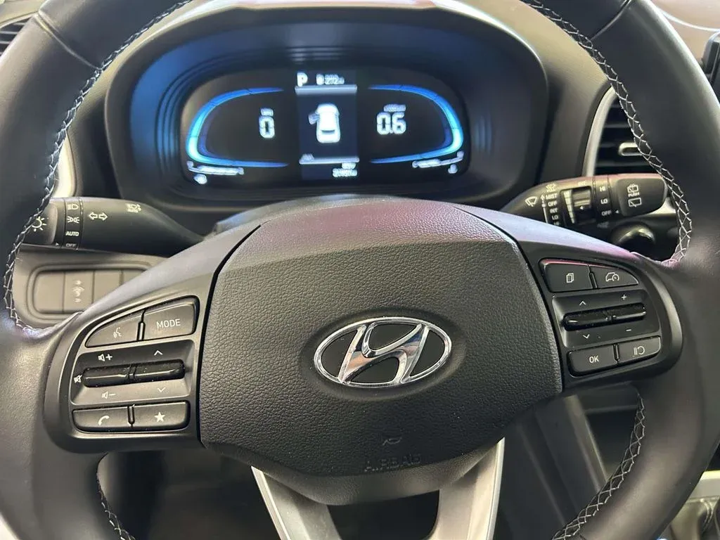 2025 Hyundai Venue SEL thumbnail 19