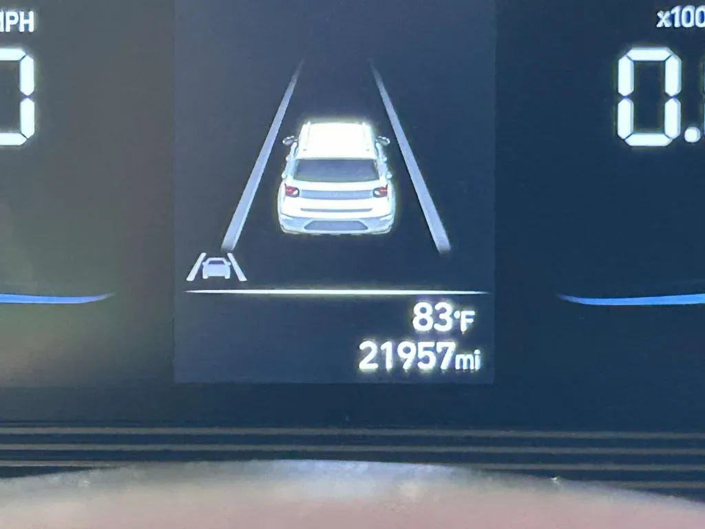 2025 Hyundai Venue SEL thumbnail 29