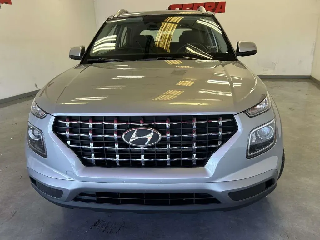 2025 Hyundai Venue SEL thumbnail 8