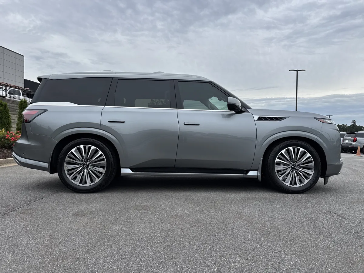2025 INFINITI QX80 SENSORY thumbnail 10