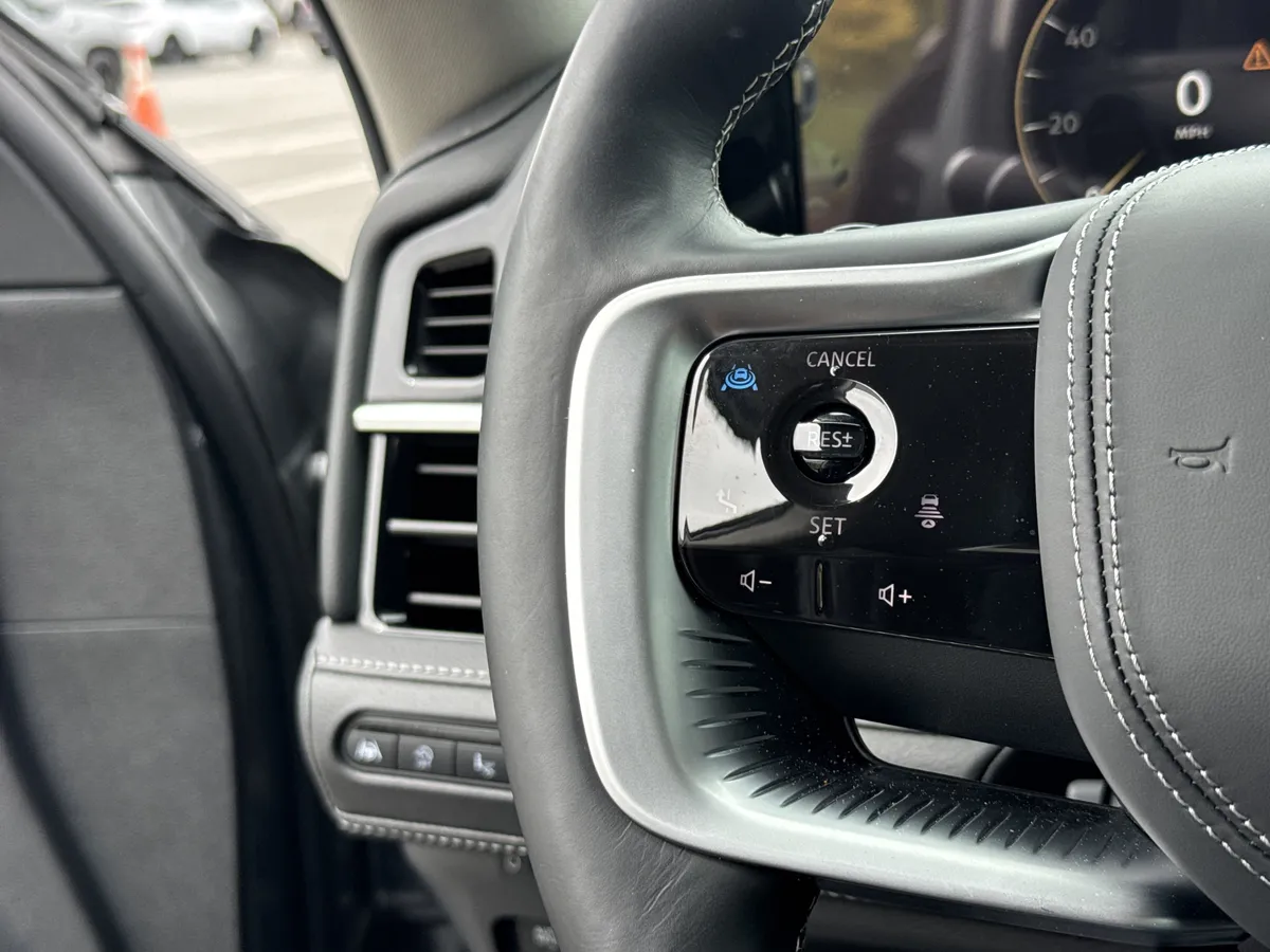2025 INFINITI QX80 SENSORY thumbnail 18