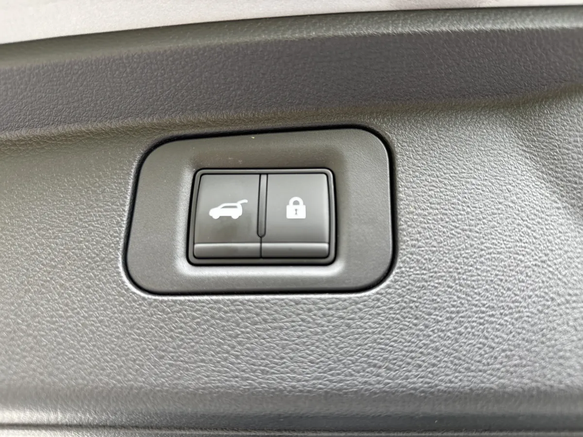 2025 INFINITI QX80 SENSORY thumbnail 36