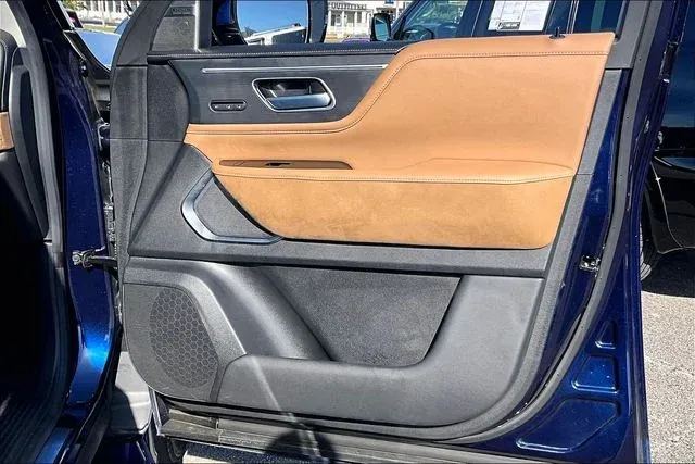 2025 INFINITI QX80 SENSORY thumbnail 27