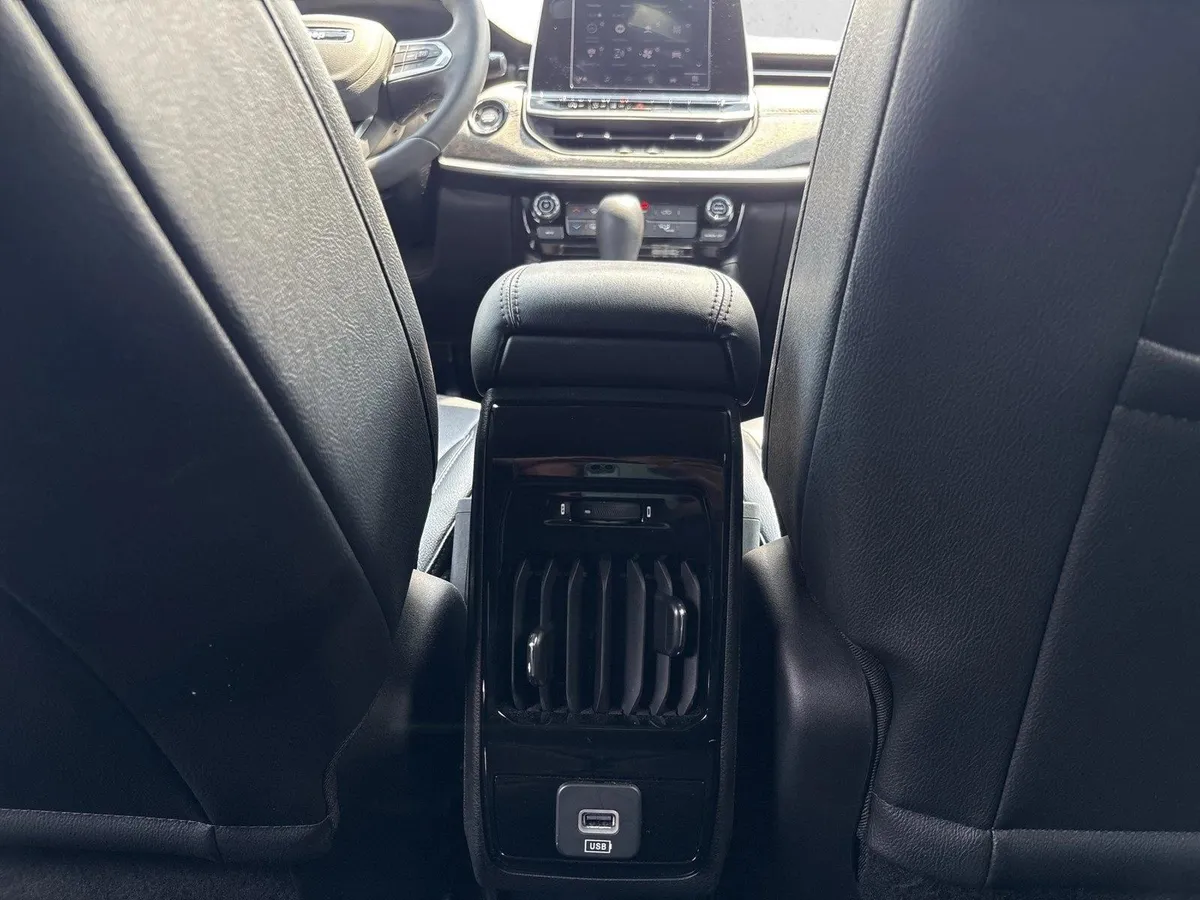 2025 Jeep Compass Latitude thumbnail 18