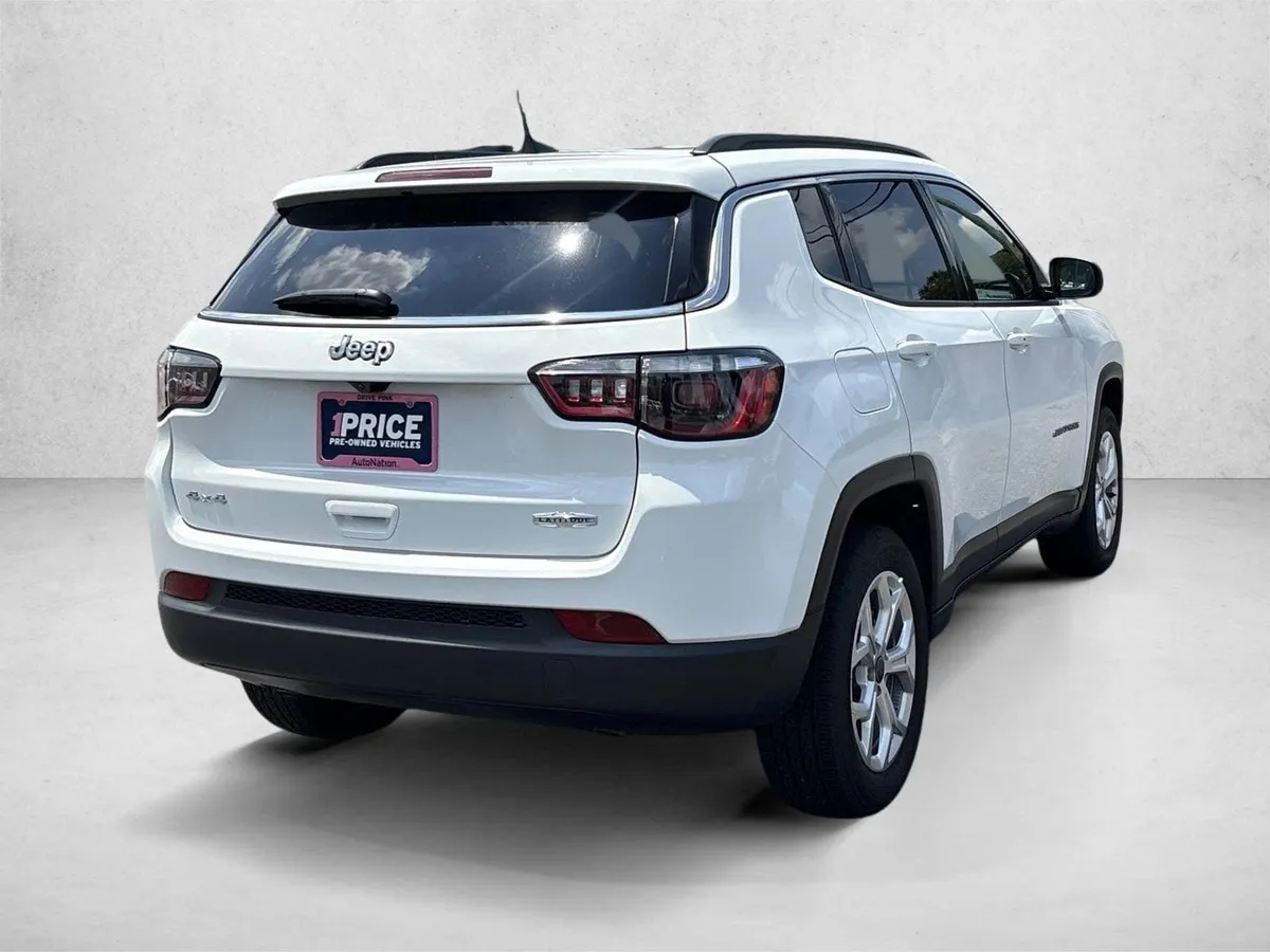 2025 Jeep Compass Latitude thumbnail 5