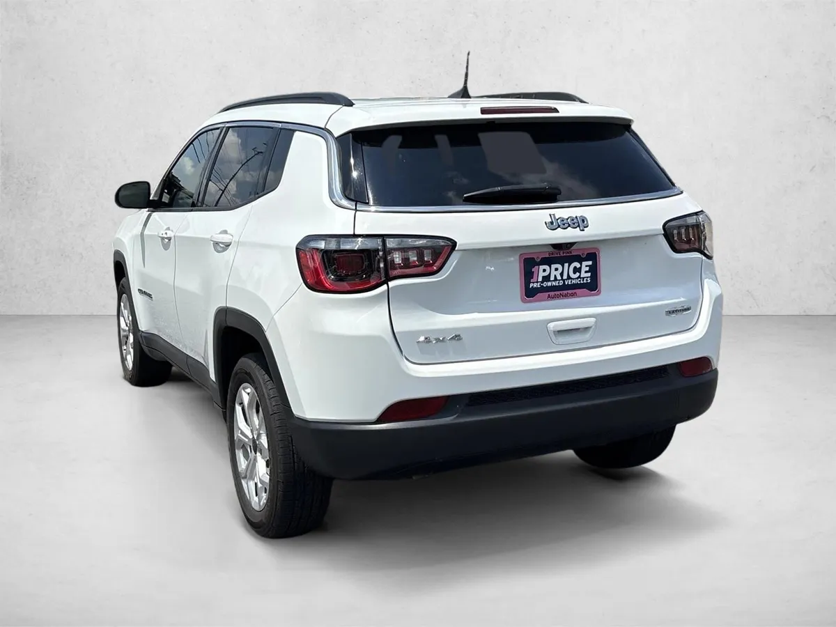 2025 Jeep Compass Latitude thumbnail 7