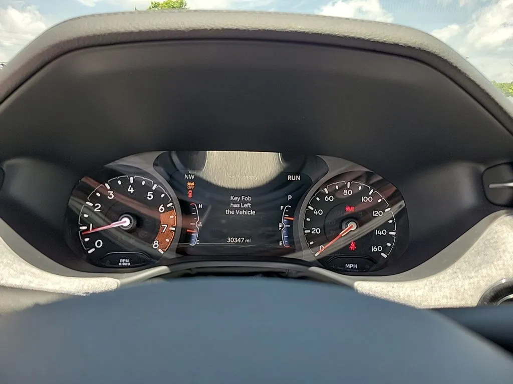 2025 Jeep Compass Latitude thumbnail 22