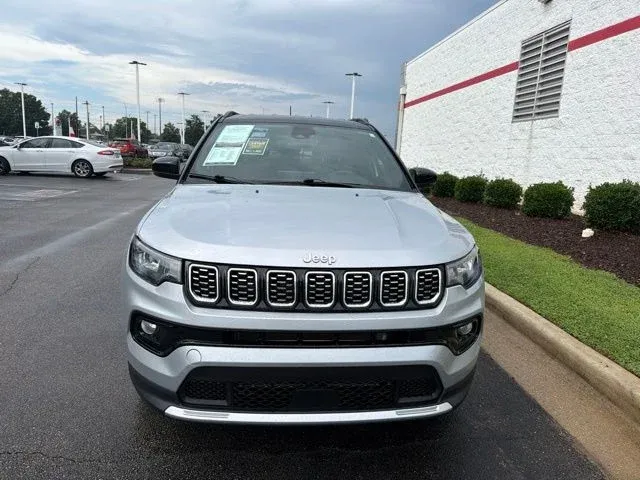 2025 Jeep Compass Limited thumbnail 2