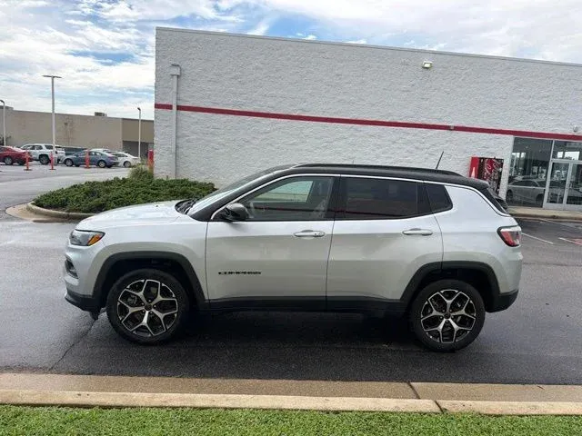 2025 Jeep Compass Limited thumbnail 4