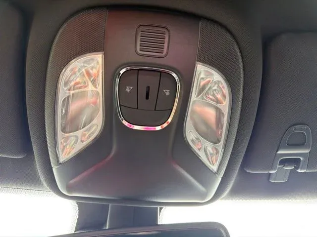 2025 Jeep Compass Limited thumbnail 43