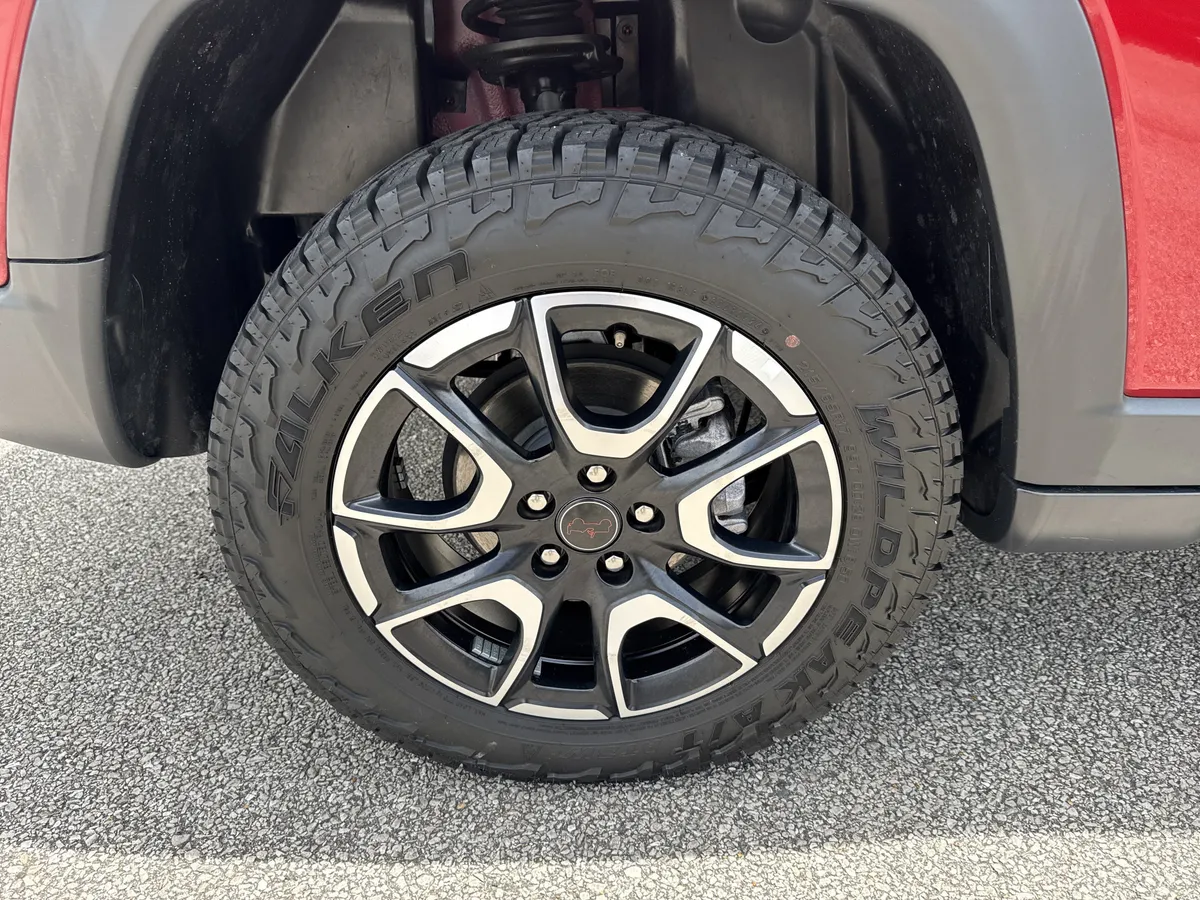 2025 Jeep Compass Trailhawk thumbnail 15