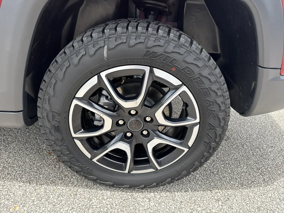 2025 Jeep Compass Trailhawk thumbnail 20