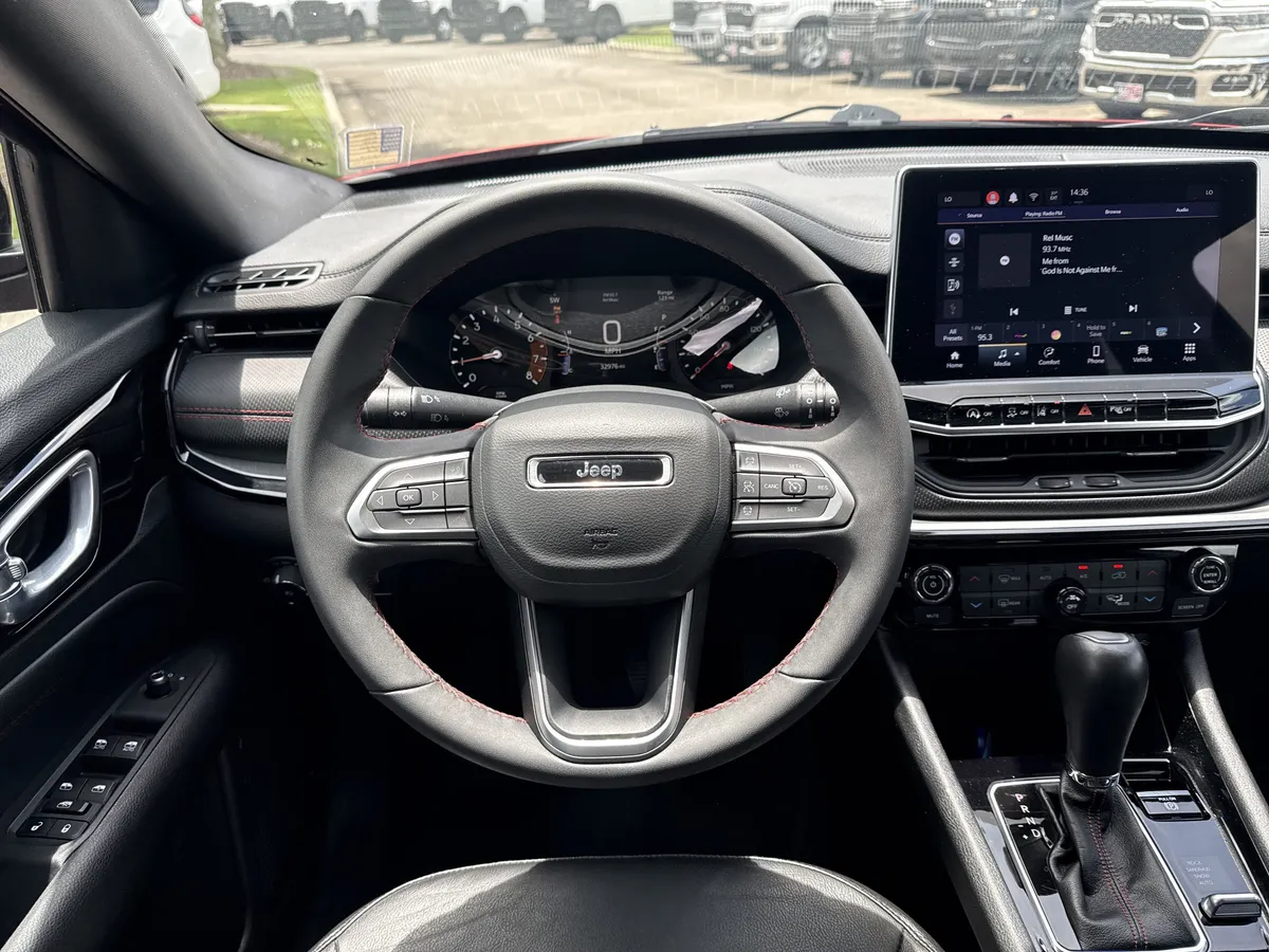 2025 Jeep Compass Trailhawk thumbnail 23