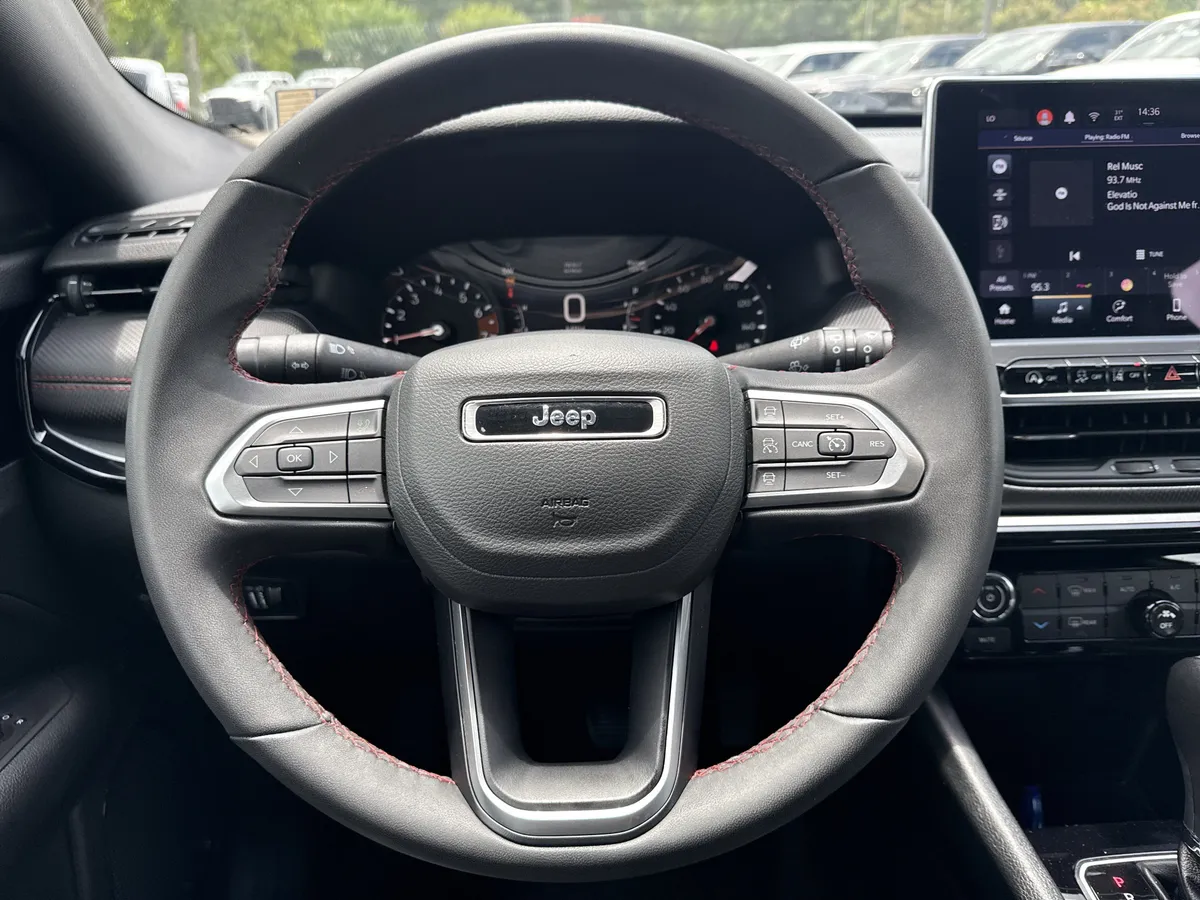 2025 Jeep Compass Trailhawk thumbnail 24