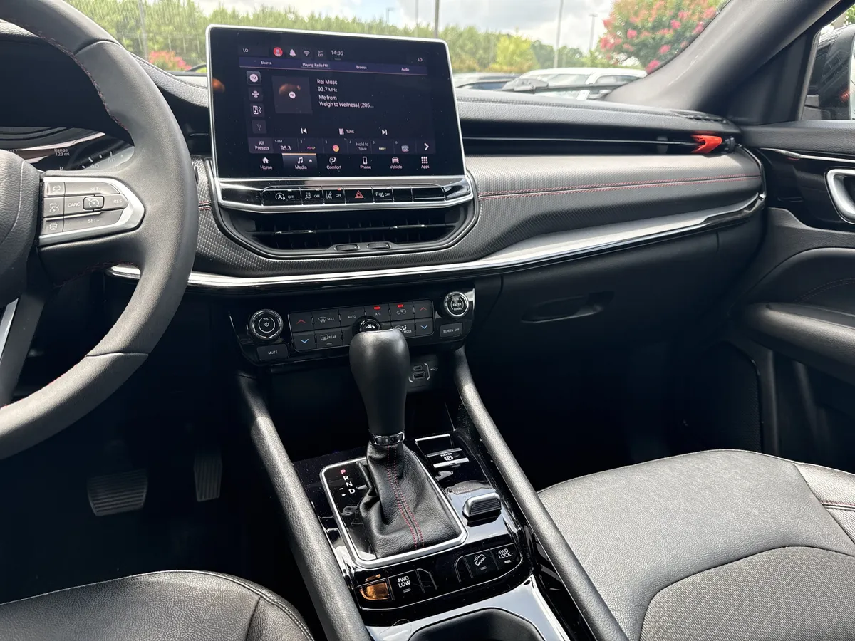 2025 Jeep Compass Trailhawk thumbnail 27