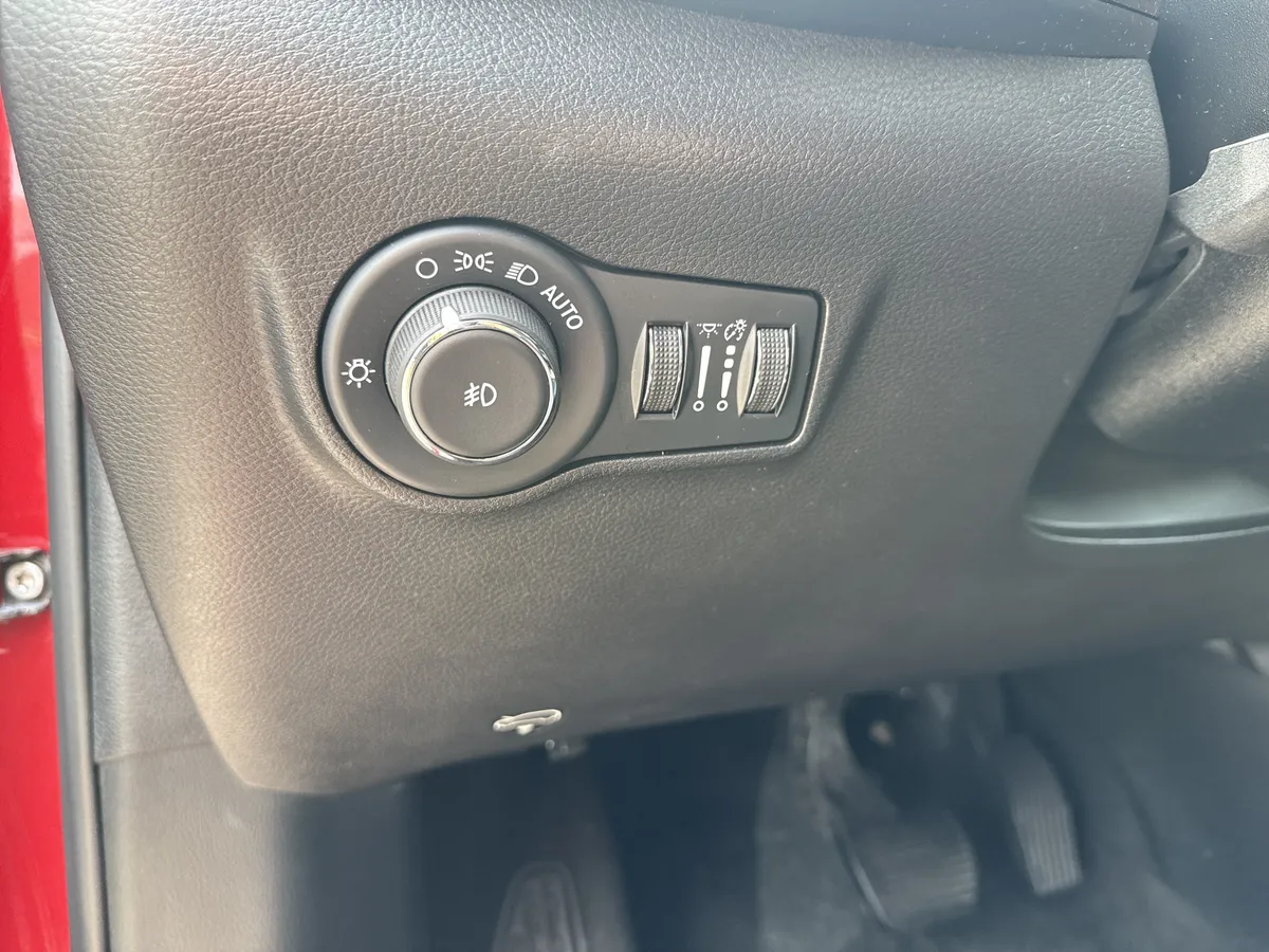 2025 Jeep Compass Trailhawk thumbnail 29