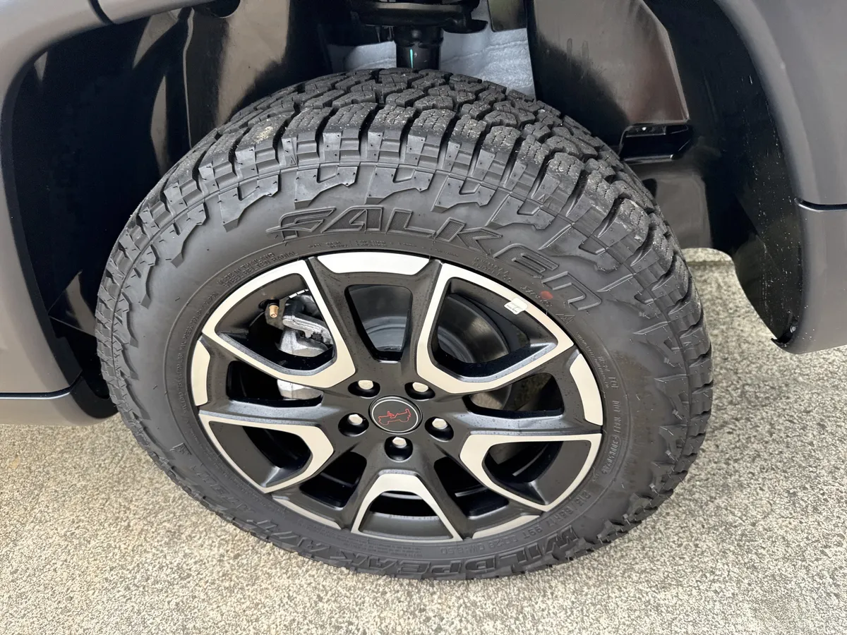 2025 Jeep Compass Trailhawk thumbnail 20