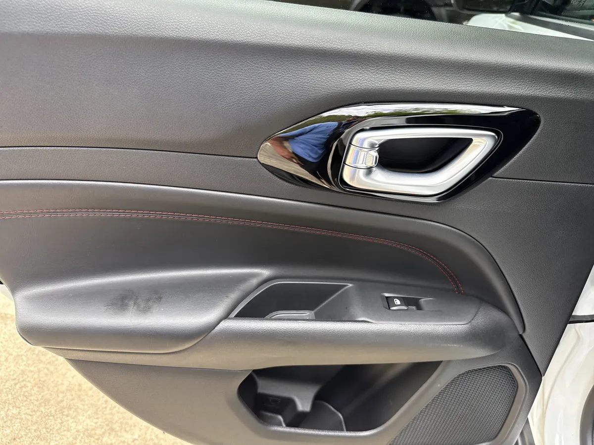 2025 Jeep Compass Trailhawk thumbnail 22