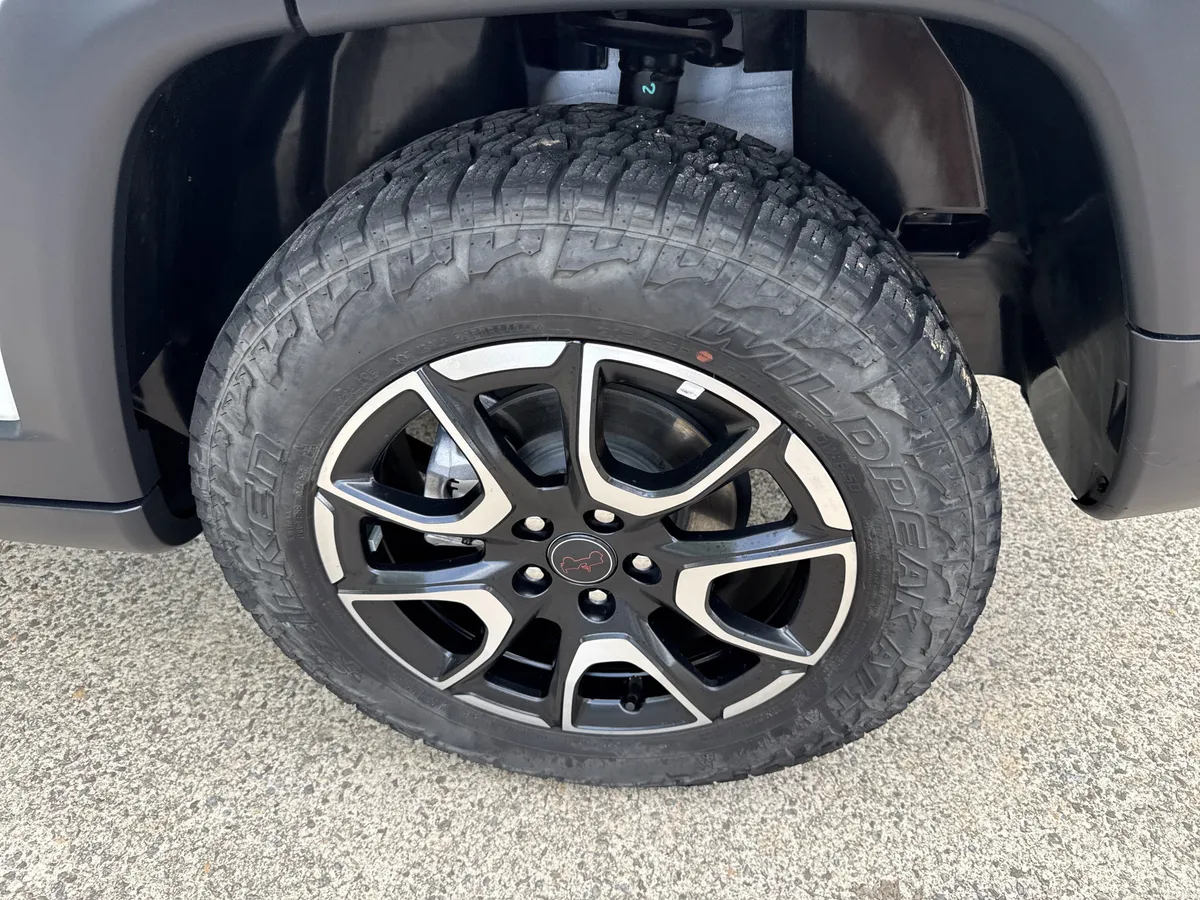 2025 Jeep Compass Trailhawk thumbnail 19