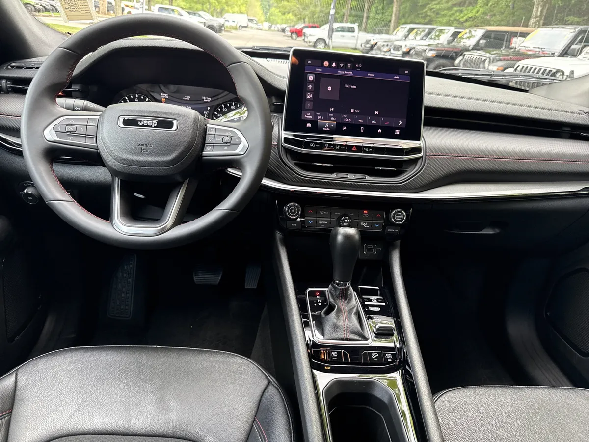 2025 Jeep Compass Trailhawk thumbnail 22