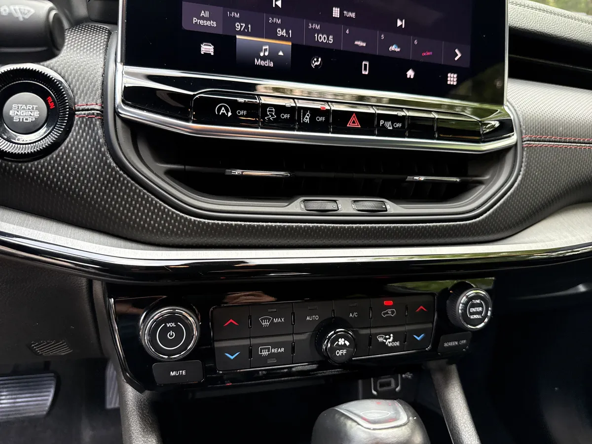 2025 Jeep Compass Trailhawk thumbnail 28