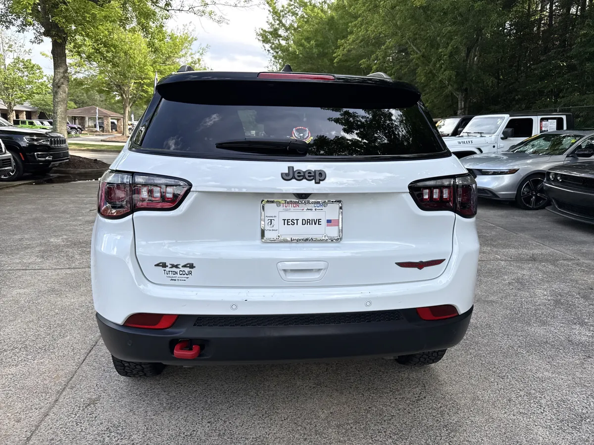 2025 Jeep Compass Trailhawk thumbnail 6