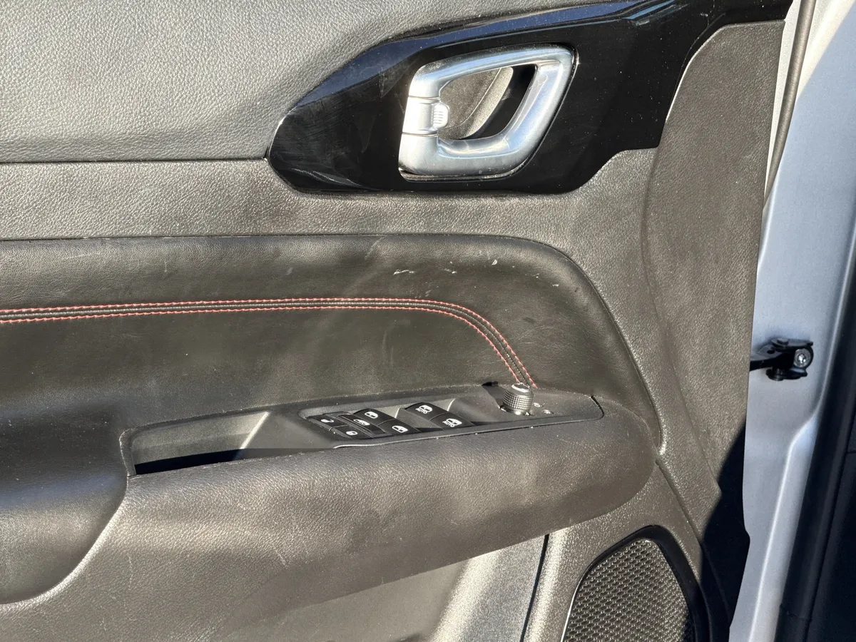 2025 Jeep Compass Trailhawk thumbnail 16