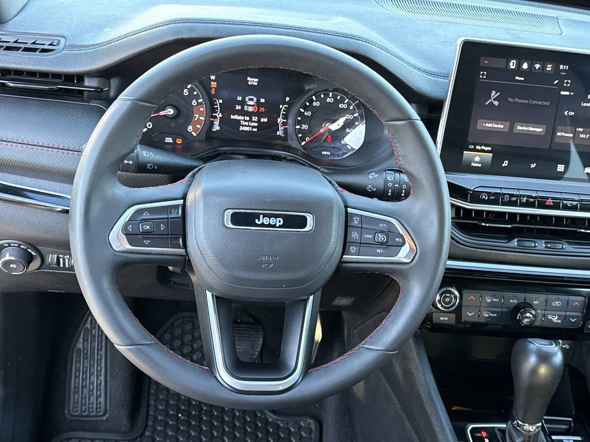 2025 Jeep Compass Trailhawk thumbnail 19