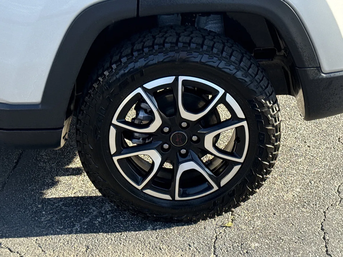 2025 Jeep Compass Trailhawk thumbnail 5
