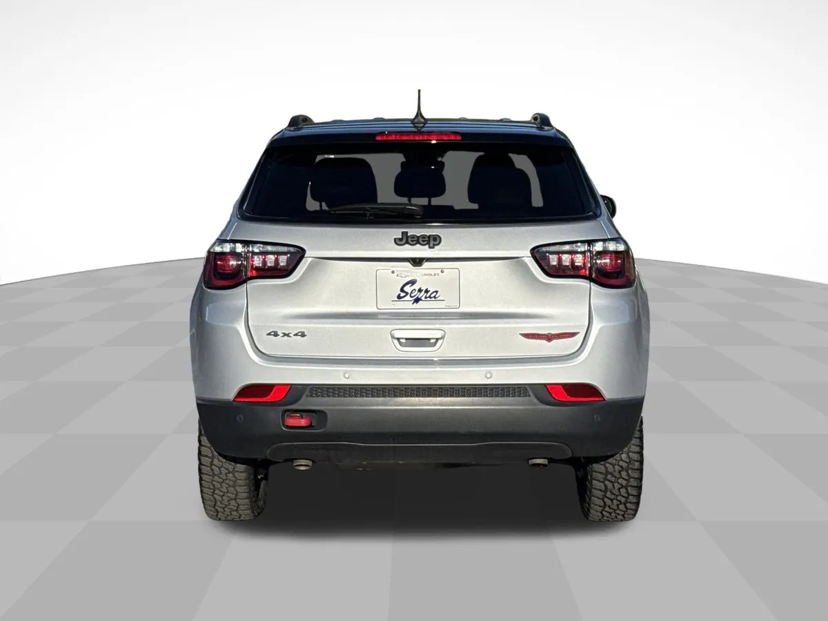 2025 Jeep Compass Trailhawk thumbnail 8