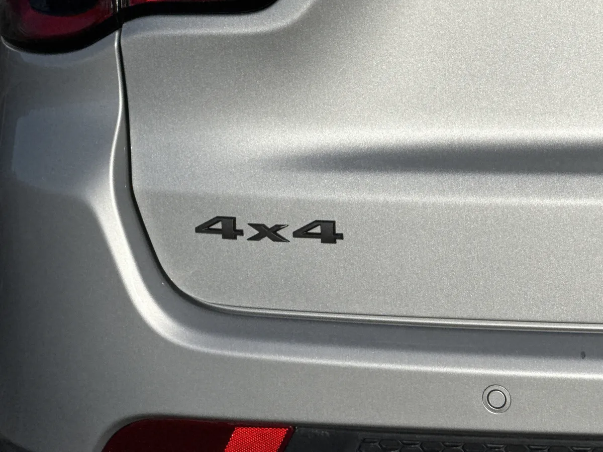 2025 Jeep Compass Trailhawk thumbnail 9
