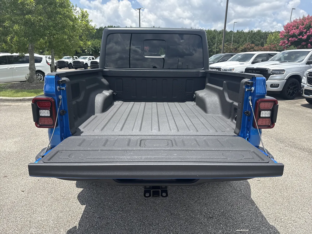 2025 Jeep Gladiator Mojave thumbnail 18
