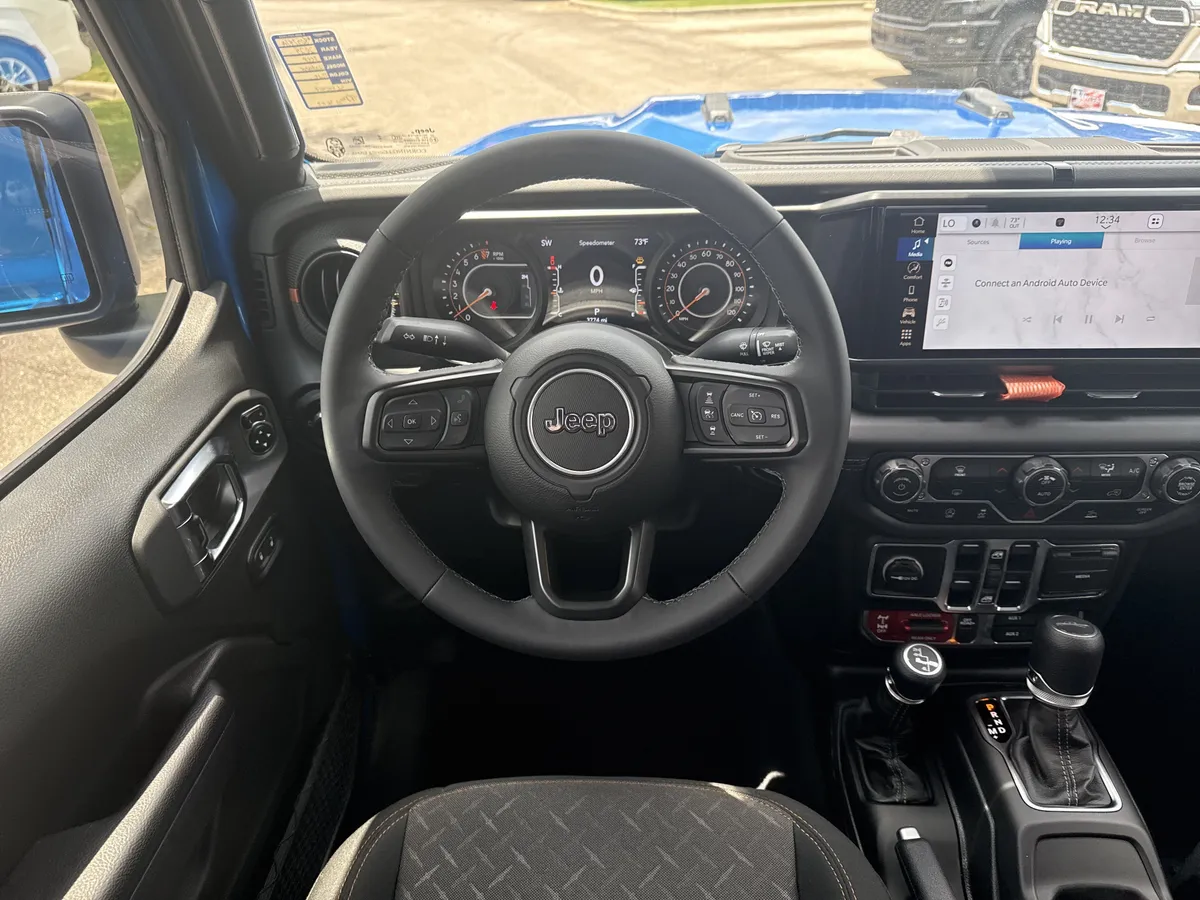 2025 Jeep Gladiator Mojave thumbnail 22