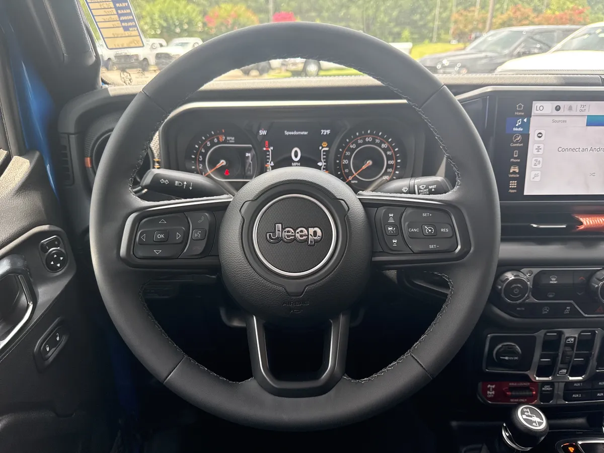 2025 Jeep Gladiator Mojave thumbnail 23