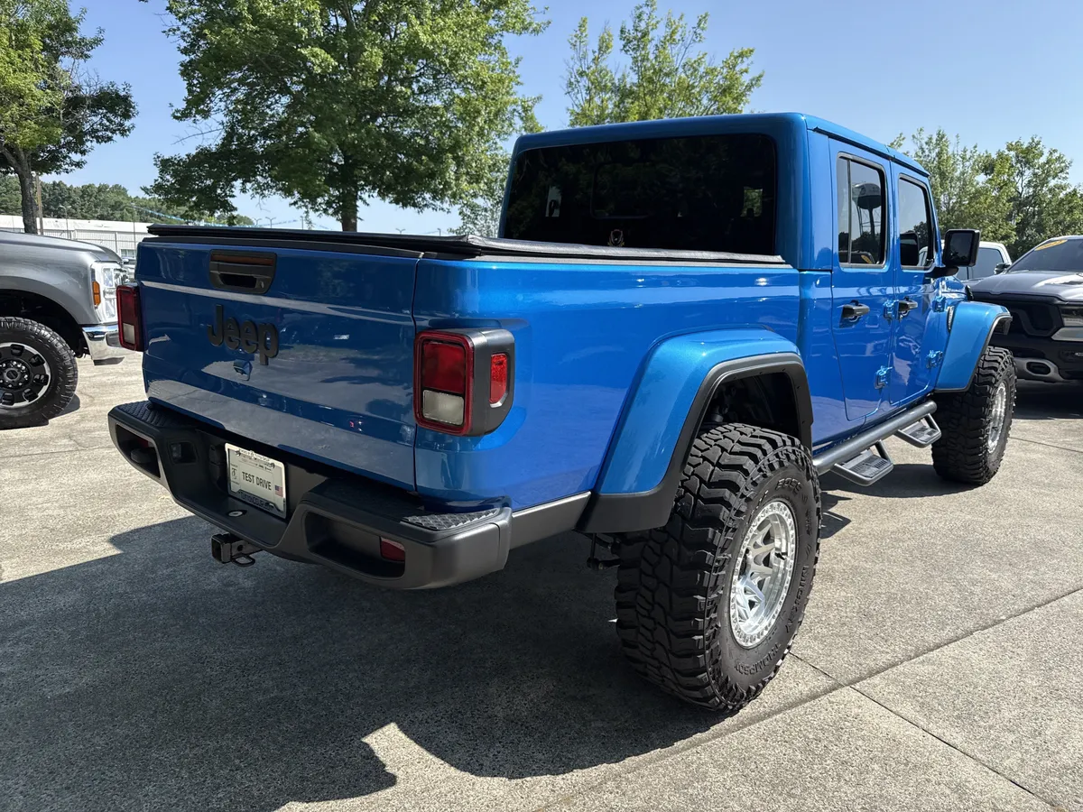 2025 Jeep Gladiator Nighthawk thumbnail 12