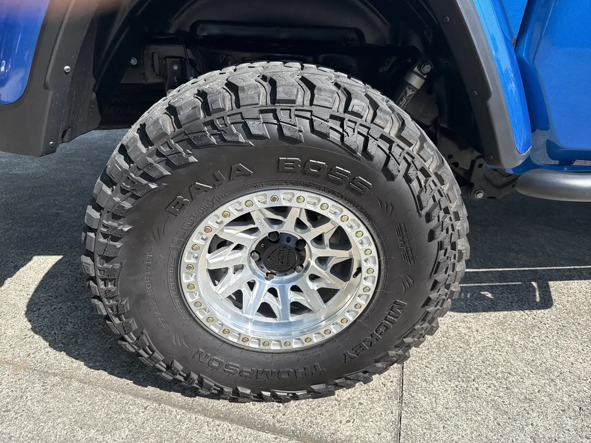 2025 Jeep Gladiator Nighthawk thumbnail 20