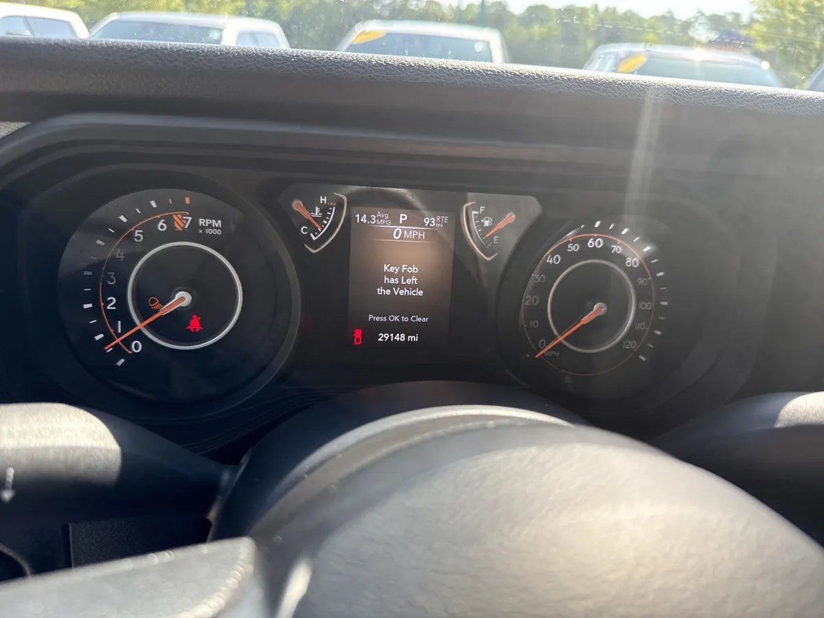 2025 Jeep Gladiator Nighthawk thumbnail 24
