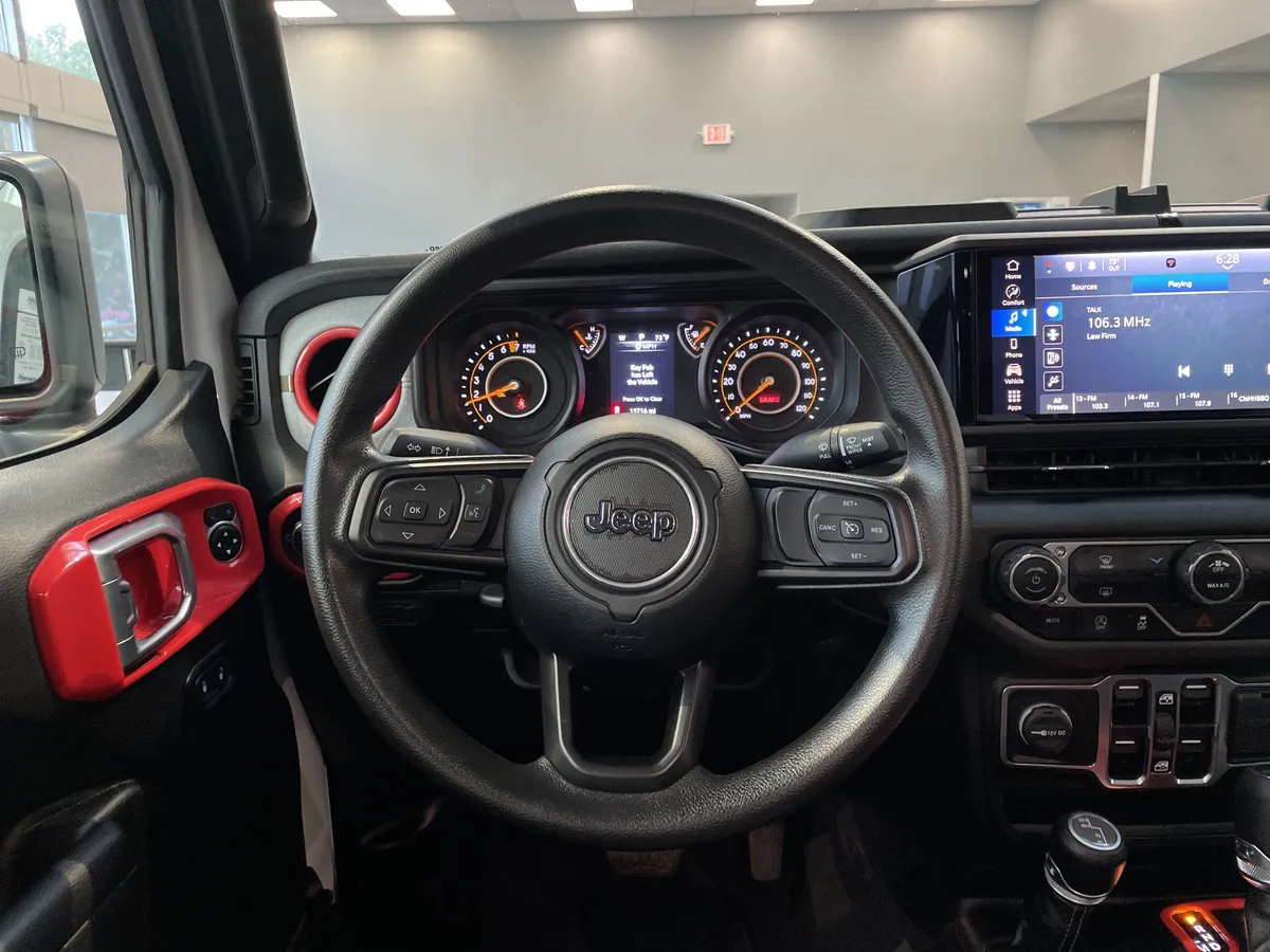2025 Jeep Gladiator Nighthawk thumbnail 19