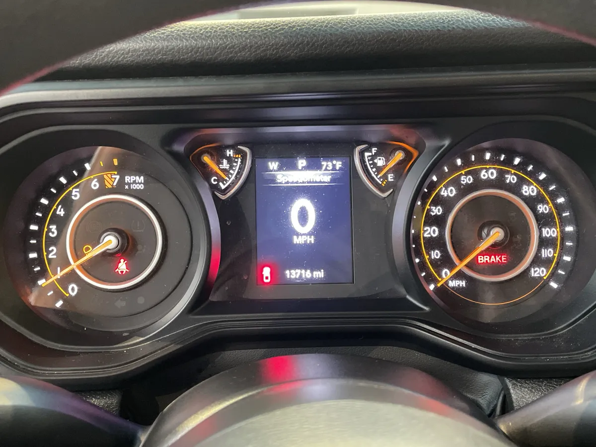 2025 Jeep Gladiator Nighthawk thumbnail 21